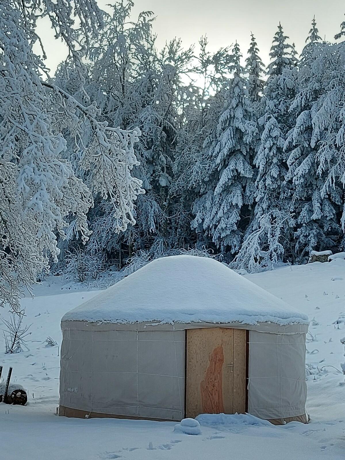 Yourte sous la neige - Espace Rivoire